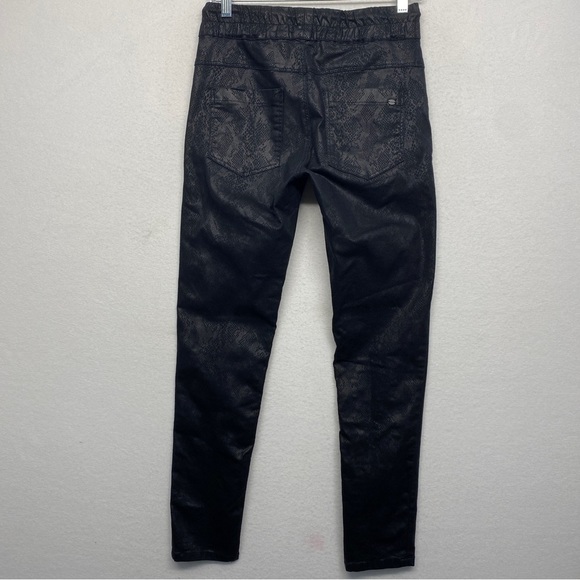 BEVY FLOG Black Cropped Pants - Picture 5 of 9